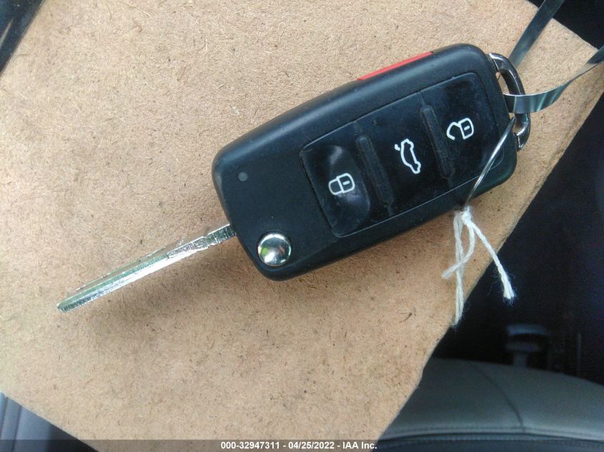 2013 VOLKSWAGEN BEETLE COUPE 2.5L 3VWJX7AT2DM673633