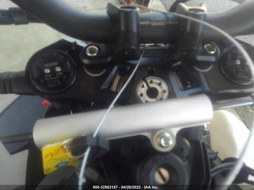 2021 DUCATI STREETFIGHTER V4/V4S ZDMFAKNW2MB005778