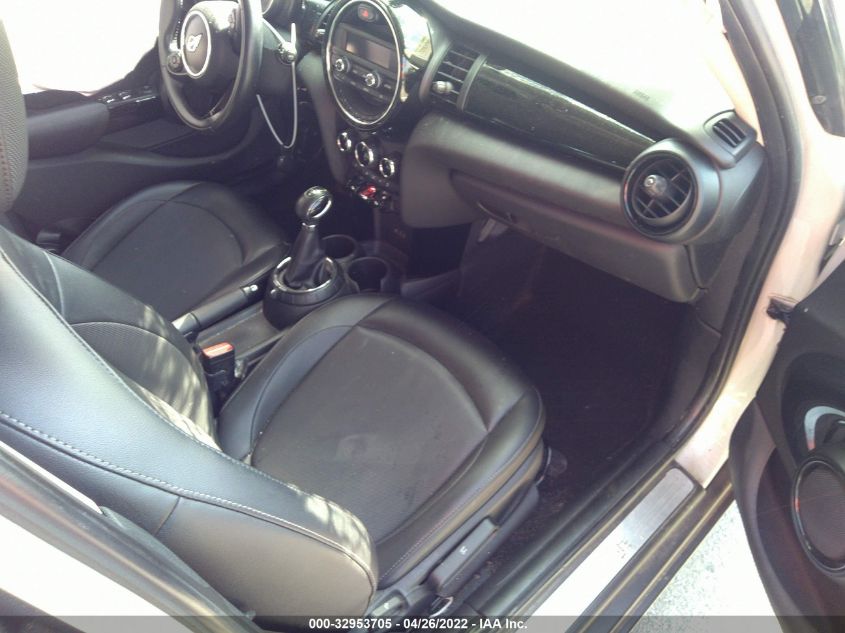 2015 MINI COOPER HARDTOP 4 DOOR WMWXS5C57FT828435