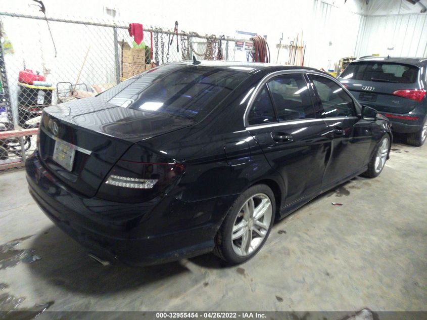 2013 MERCEDES-BENZ C-CLASS C 300 WDDGF8AB3DG147461