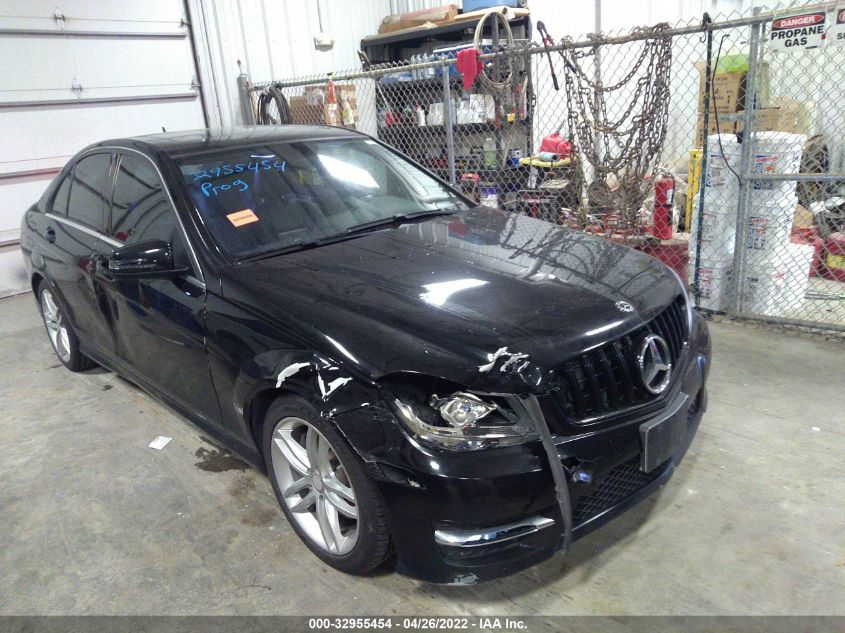 2013 MERCEDES-BENZ C-CLASS C 300 WDDGF8AB3DG147461