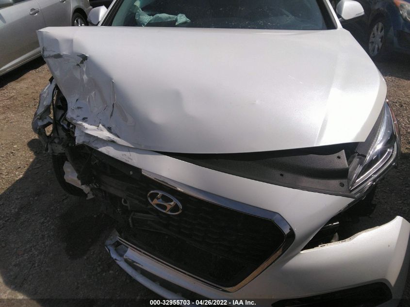 2016 HYUNDAI SONATA HYBRID SE KMHE24L17GA035243
