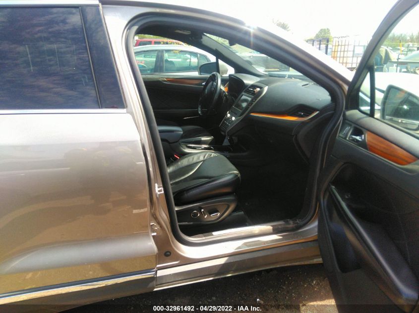 2017 LINCOLN MKC SELECT 5LMCJ2D98HUL21814
