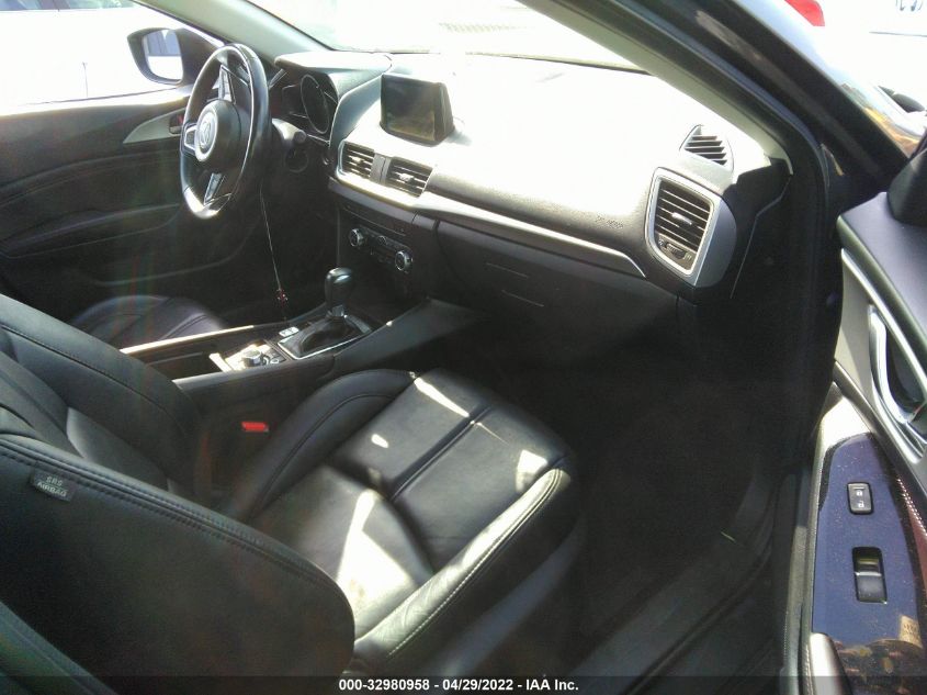 2017 MAZDA MAZDA3 5-DOOR TOURING 3MZBN1L7XHM153595