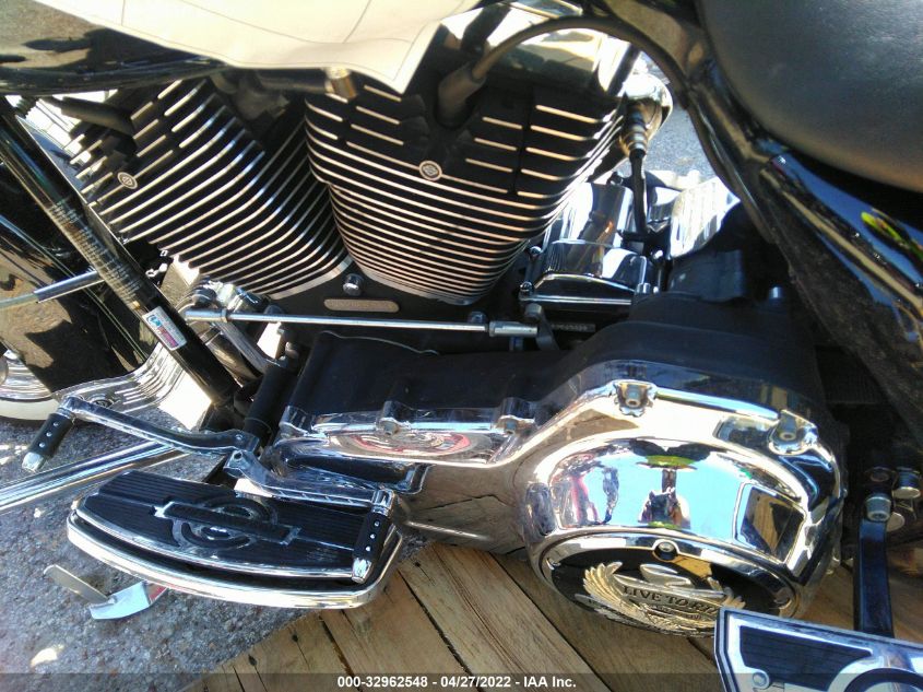 2009 HARLEY-DAVIDSON FLHRC 1HD1FR41X9Y624394