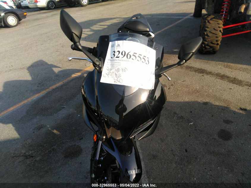2022 YAMAHA YZFR3 A MH3RH18Y3NK008381