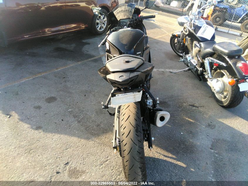2022 YAMAHA YZFR3 A MH3RH18Y3NK008381