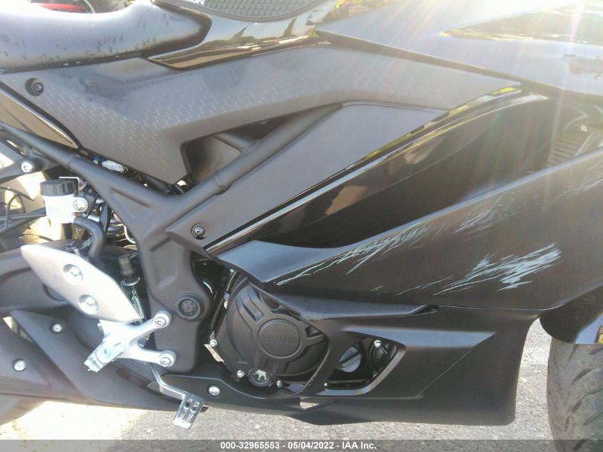 2022 YAMAHA YZFR3 A MH3RH18Y3NK008381