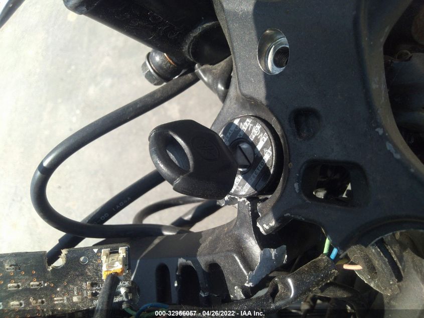 2021 YAMAHA YZFR3 A MH3RH18Y0MK006926
