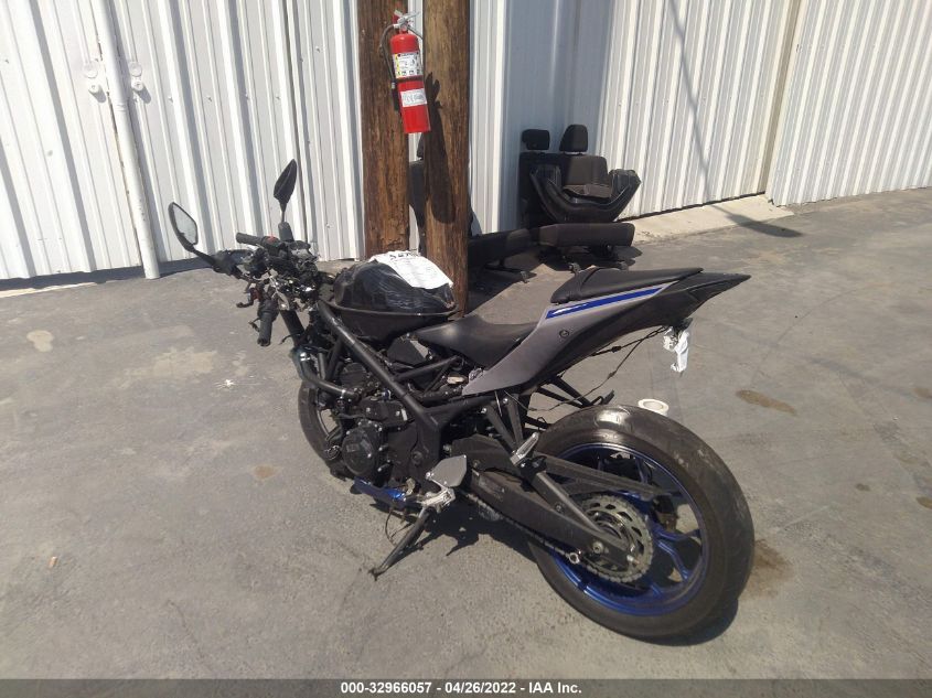 2021 YAMAHA YZFR3 A MH3RH18Y0MK006926