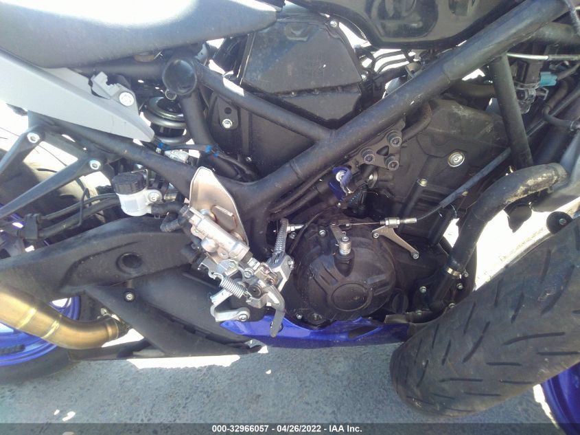 2021 YAMAHA YZFR3 A MH3RH18Y0MK006926