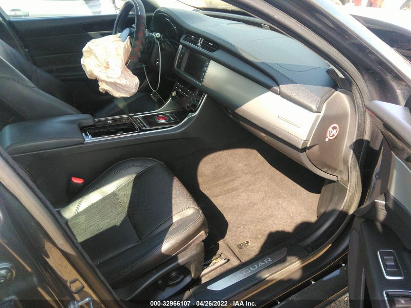 2017 JAGUAR XF 35T PRESTIGE SAJBK4BV5HCY29743