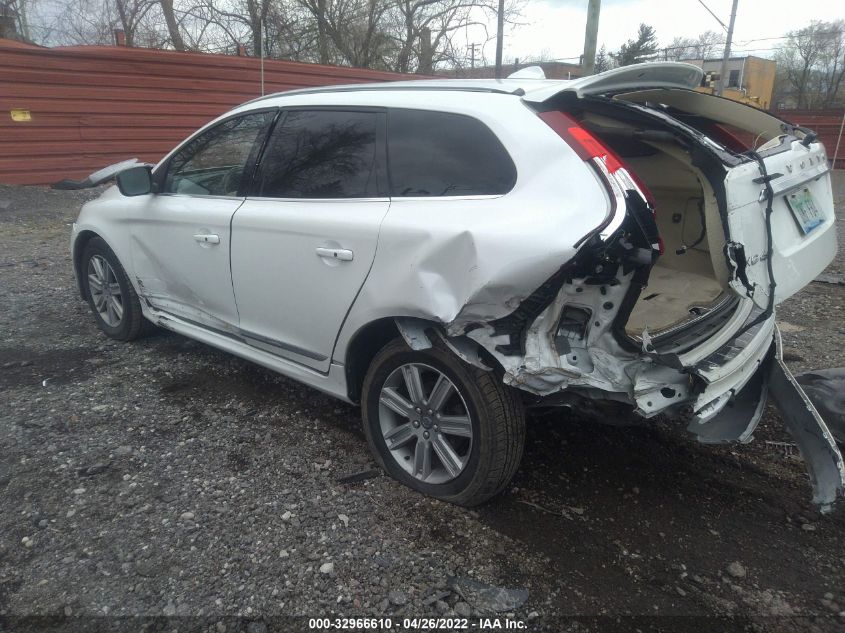 2016 VOLVO XC60 T6 YV4902RK5G2788552
