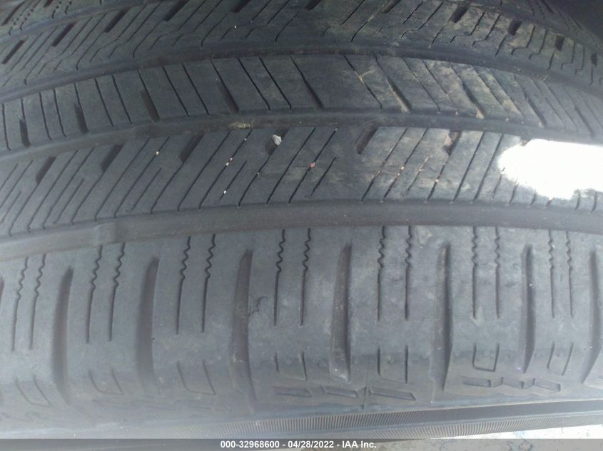 2017 VOLVO XC90 MOMENTUM YV4A22PK7H1145573