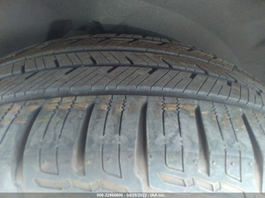 2017 VOLVO XC90 MOMENTUM YV4A22PK7H1145573