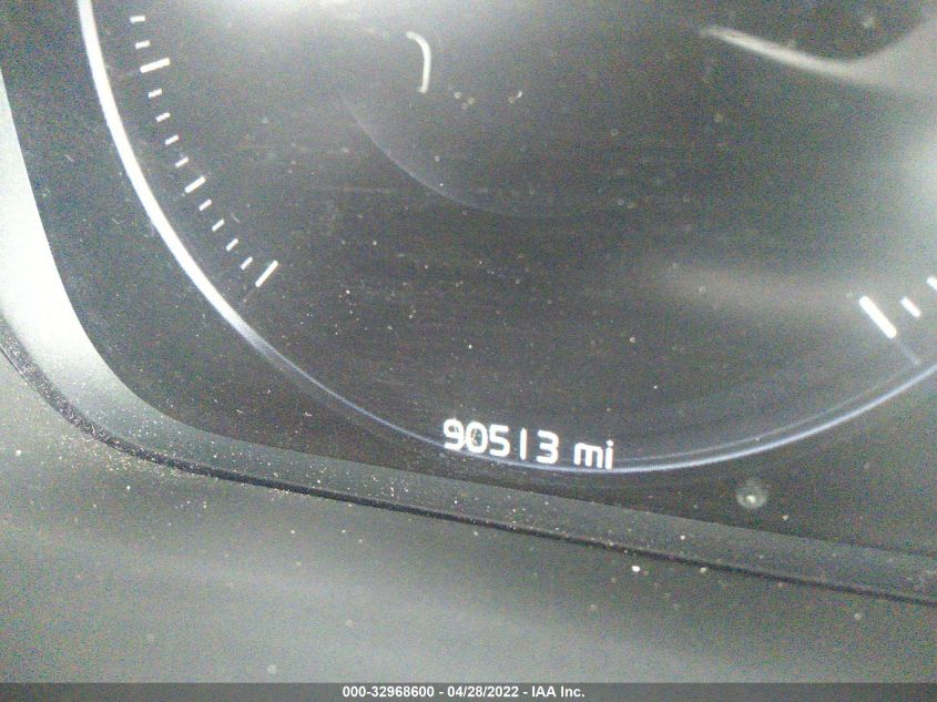 2017 VOLVO XC90 MOMENTUM YV4A22PK7H1145573