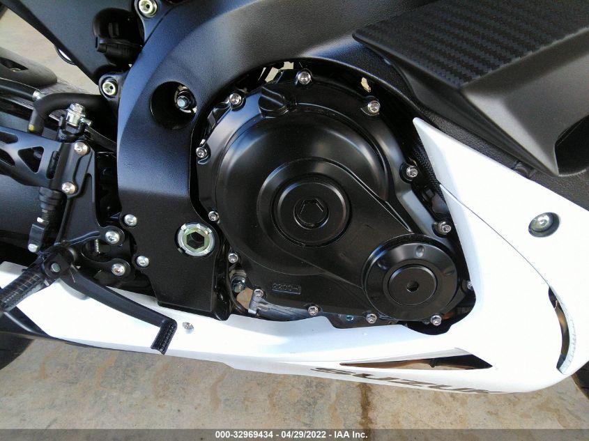 2022 SUZUKI GSX-R600 JS1GN7FA2N7100117