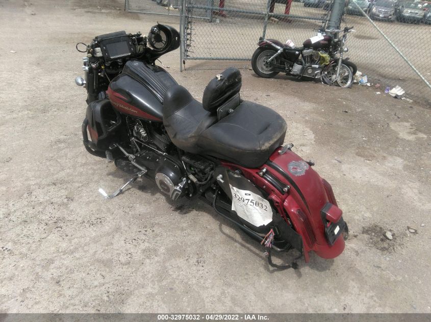 2017 HARLEY-DAVIDSON FLHXSE CVO STREET GLIDE 1HD1PXF18HB960089