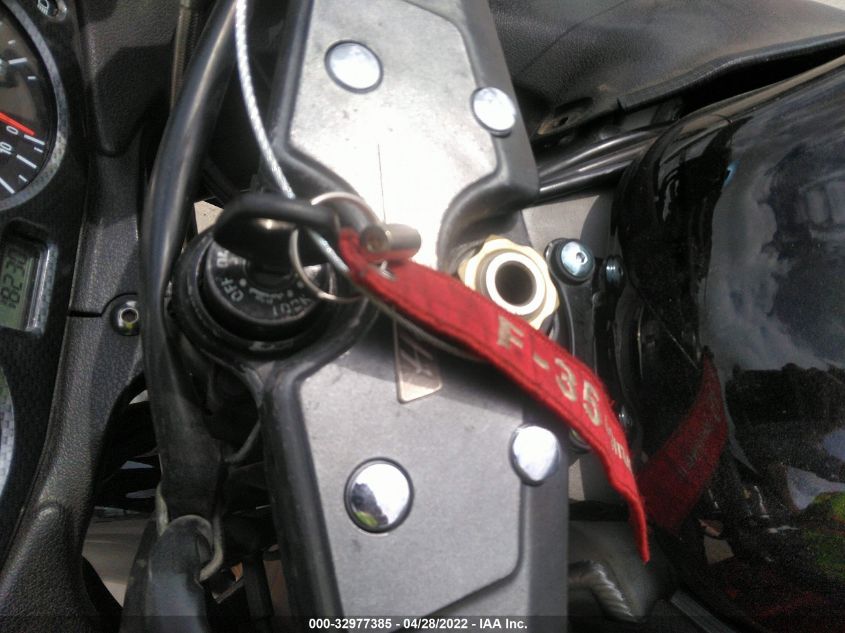 2005 SUZUKI GSX1300 RK5 JS1GW71A652100638