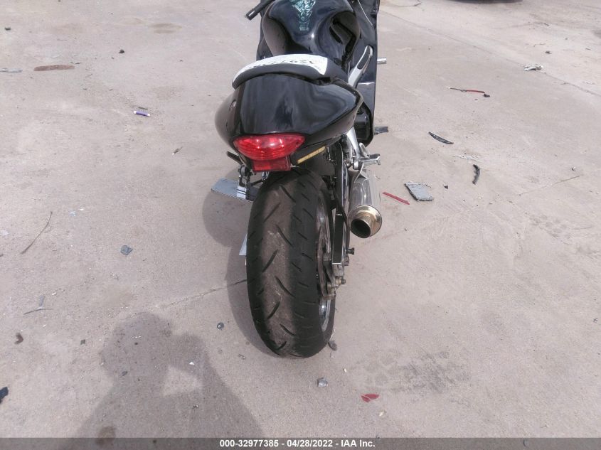 2005 SUZUKI GSX1300 RK5 JS1GW71A652100638