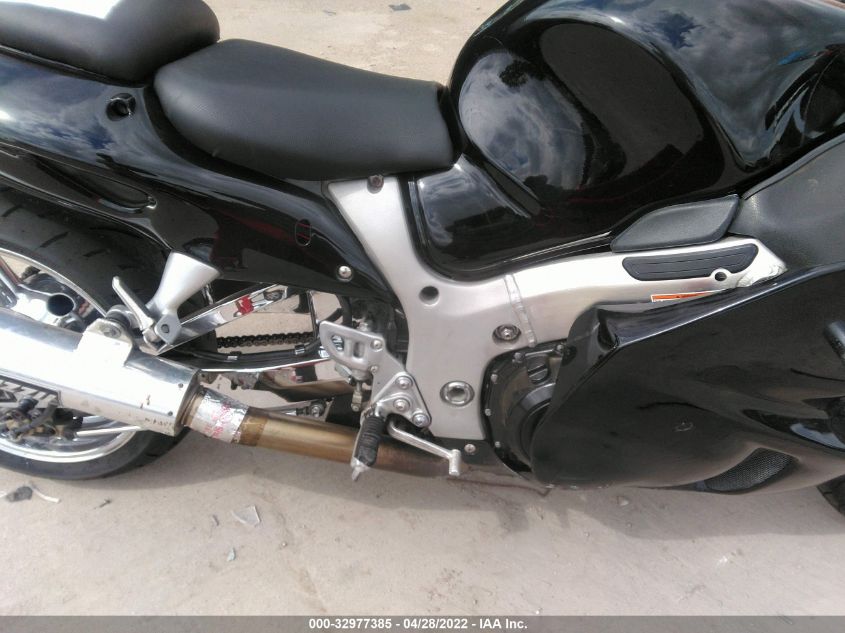 2005 SUZUKI GSX1300 RK5 JS1GW71A652100638