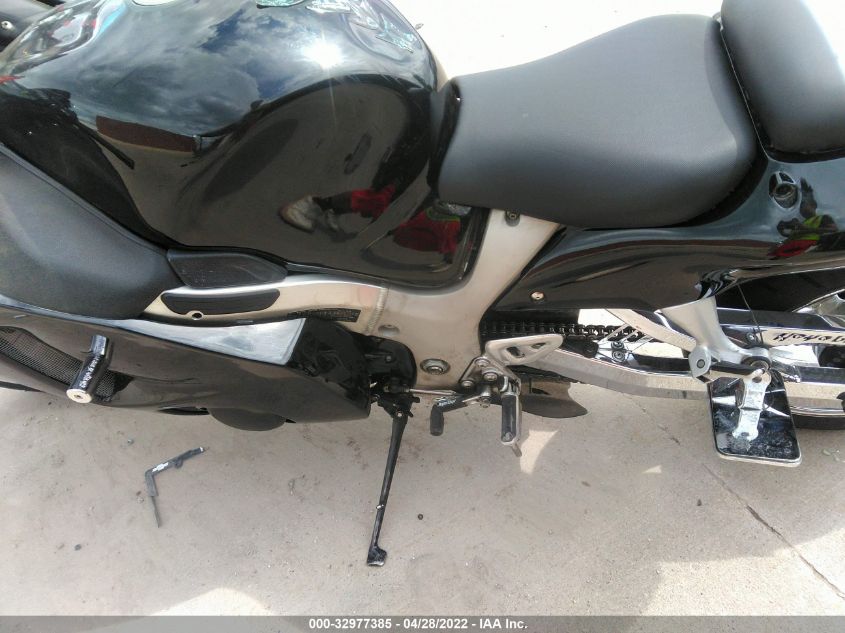 2005 SUZUKI GSX1300 RK5 JS1GW71A652100638