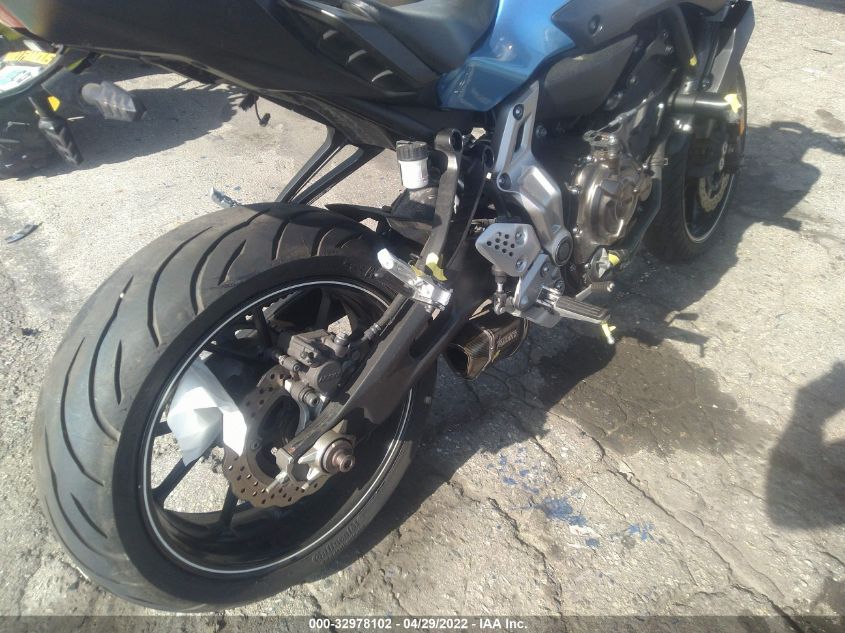 2017 YAMAHA FZ07 C JYARM06Y7HA003956