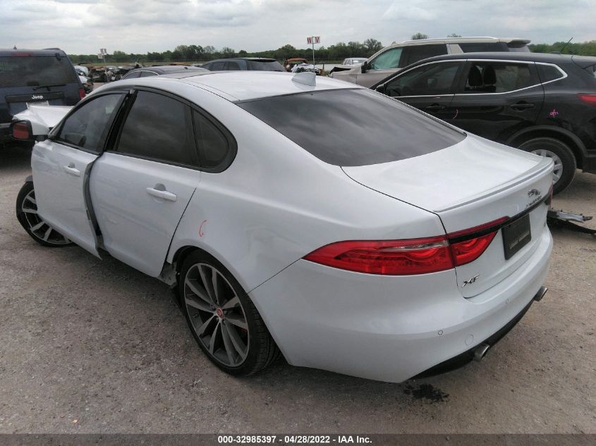2016 JAGUAR XF S SAJBG4BV3GCY03027
