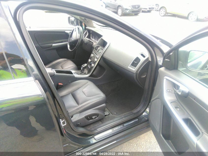 2015 VOLVO XC60 T6 DRIVE-E YV449MDK2F2742727