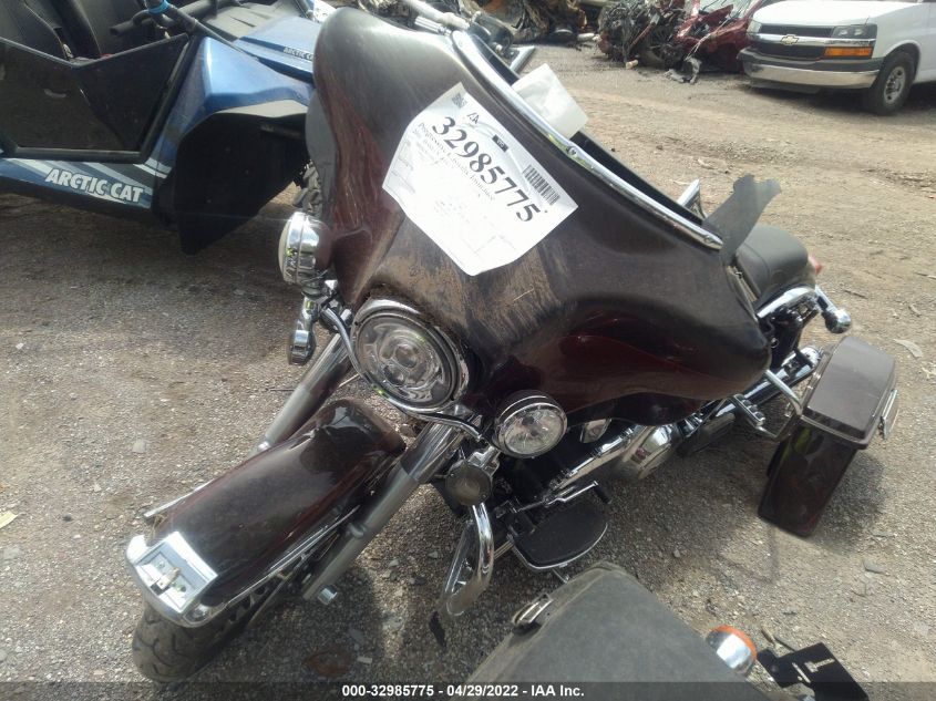 2011 HARLEY-DAVIDSON FLHTK 1HD1KEM15BB606673