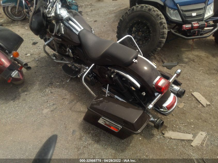 2011 HARLEY-DAVIDSON FLHTK 1HD1KEM15BB606673