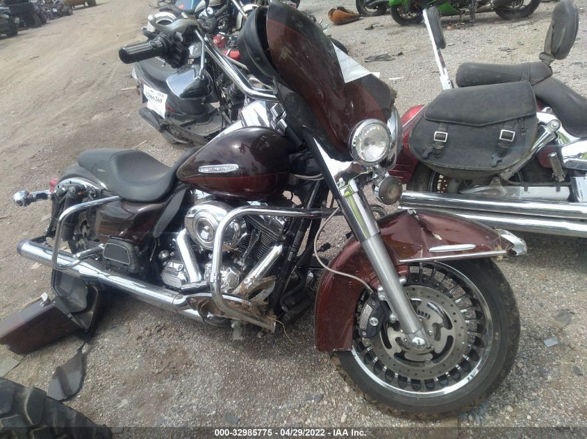 2011 HARLEY-DAVIDSON FLHTK 1HD1KEM15BB606673