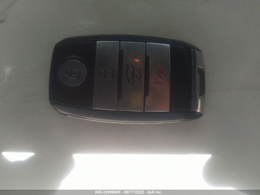 2017 KIA FORTE5 EX KNAFX5A82H5668711