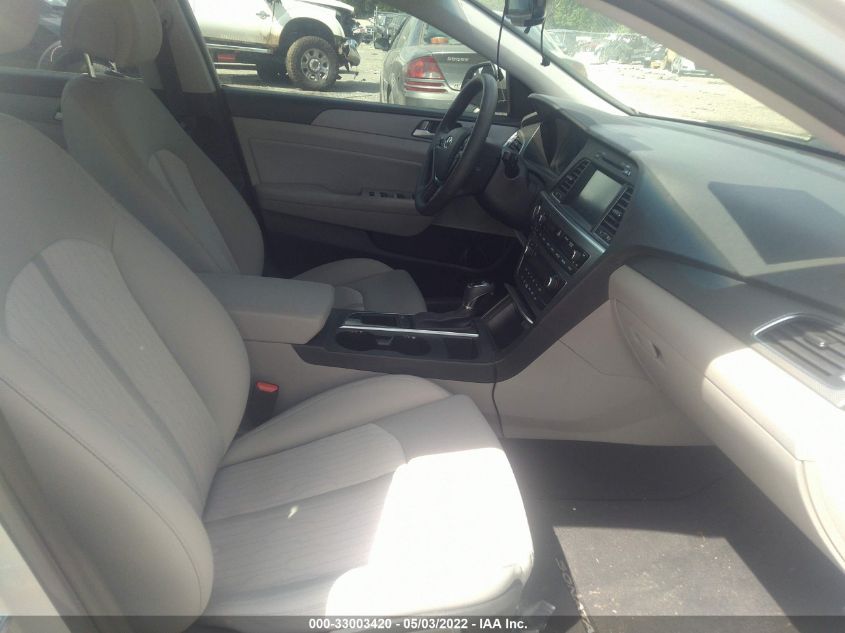 2017 HYUNDAI SONATA HYBRID SE KMHE24L14HA044497