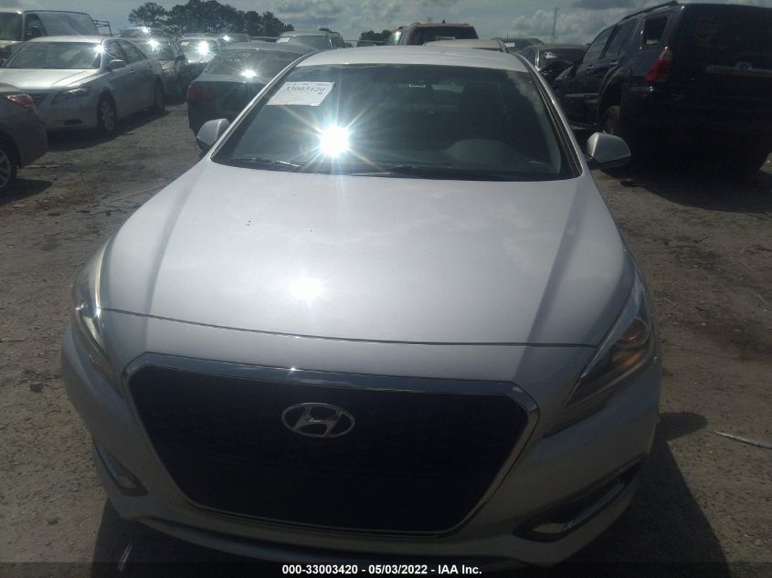 2017 HYUNDAI SONATA HYBRID SE KMHE24L14HA044497