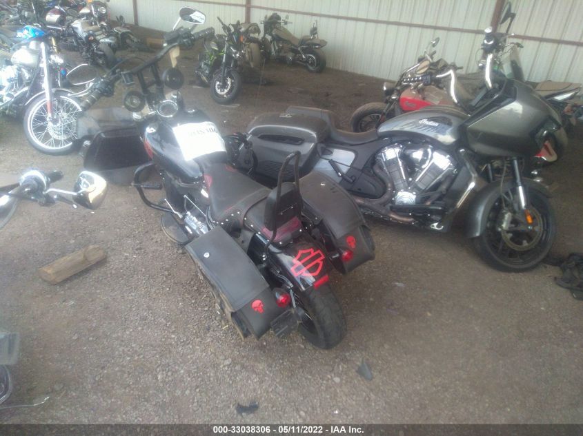 2019 HARLEY-DAVIDSON FLSL 1HD1YDJ25KB026331