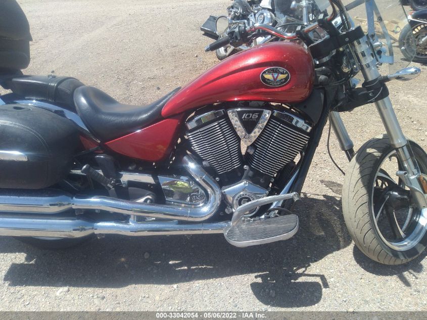 2011 VICTORY MOTORCYCLES KINGPIN STANDARD 5VPCB36N2B3006185