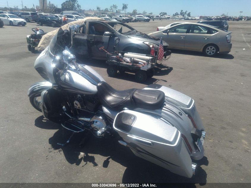 2015 HARLEY-DAVIDSON FLHXSE CVO STREET GLIDE 1HD1PXN33FB962137