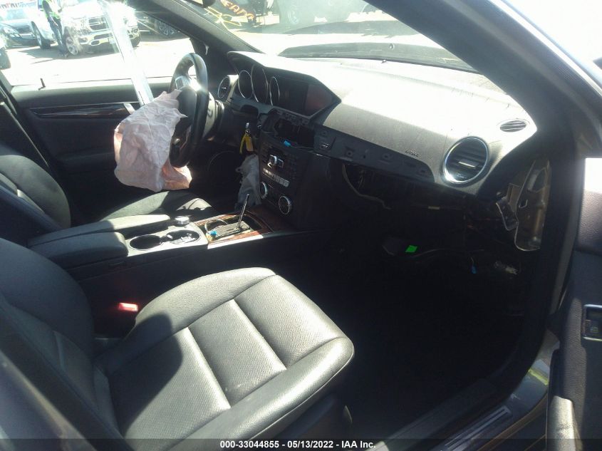 2014 MERCEDES-BENZ C-CLASS C 250 WDDGF4HB3EA956736