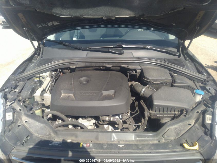 2017 VOLVO XC60 DYNAMIC YV440MRR8H2085449
