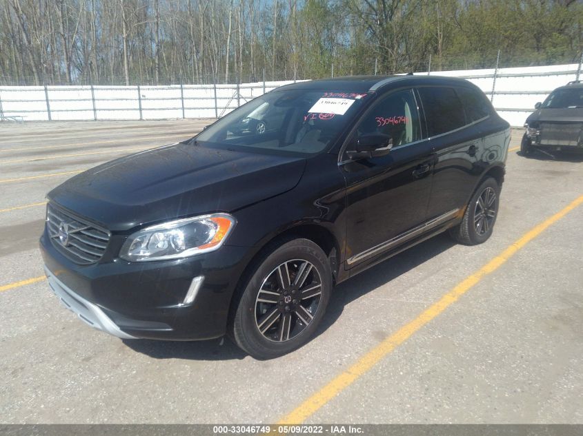2017 VOLVO XC60 DYNAMIC YV440MRR8H2085449