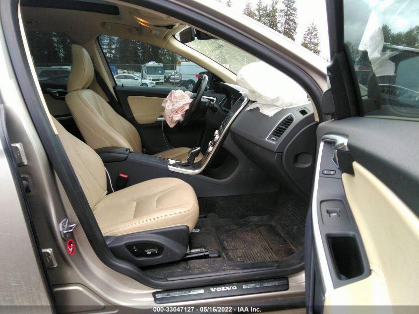 2016 VOLVO XC60 T5 DRIVE-E PREMIER YV440MDK5G2901770