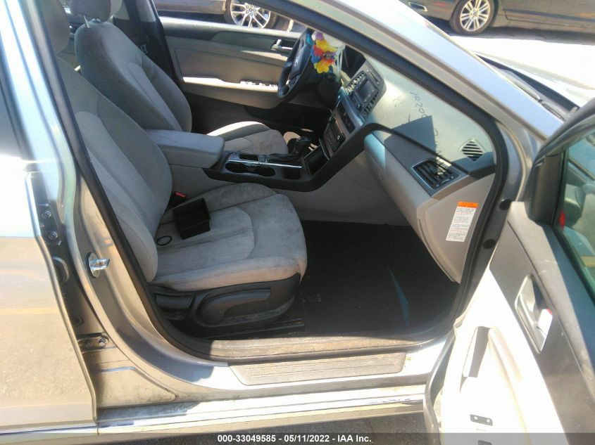 2016 HYUNDAI SONATA HYBRID SE KMHE24L17GA014702