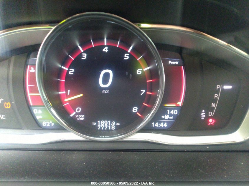 2015 VOLVO XC60 T6 YV4902RK2F2652037