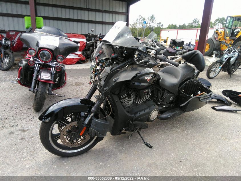 2016 VICTORY MOTORCYCLES CROSS COUNTRY 8-BALL 5VPDA36N6G3052813