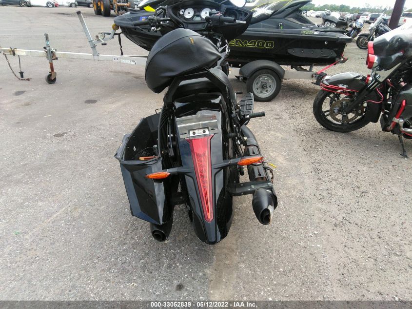 2016 VICTORY MOTORCYCLES CROSS COUNTRY 8-BALL 5VPDA36N6G3052813