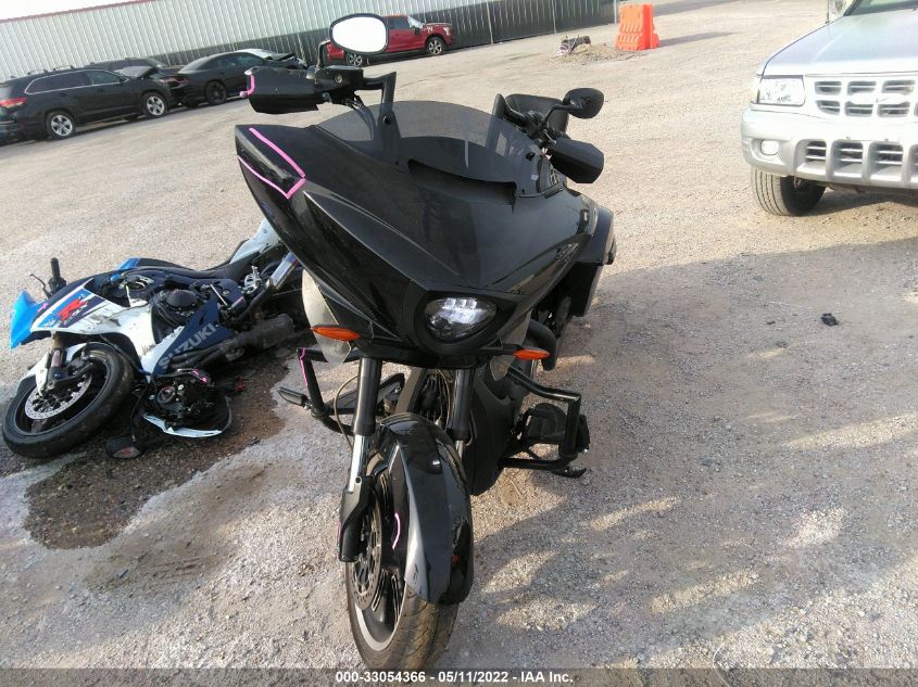 2014 VICTORY MOTORCYCLES CROSS COUNTRY 8-BALL 5VPDA36N8E3028283