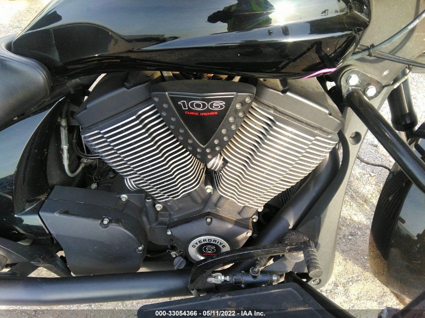 2014 VICTORY MOTORCYCLES CROSS COUNTRY 8-BALL 5VPDA36N8E3028283