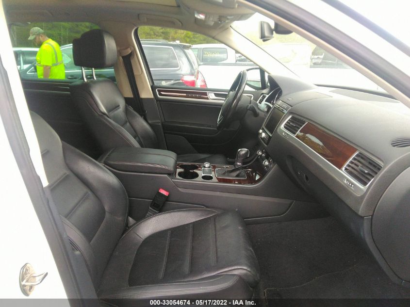 2016 VOLKSWAGEN TOUAREG LUX WVGEP9BP4GD001814