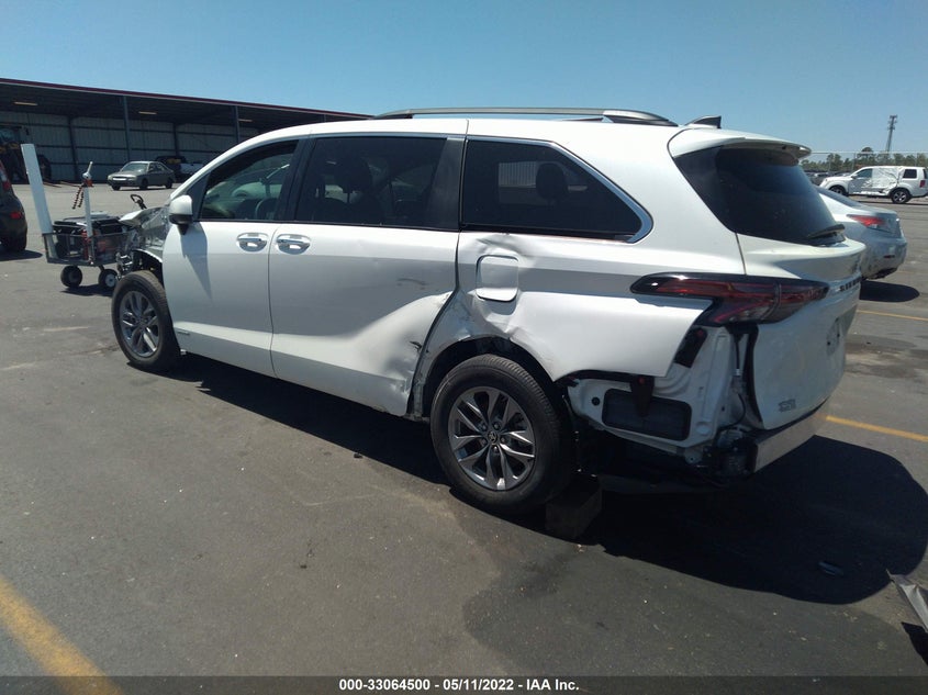 Auction sale of the 2021 Toyota Sienna , vin: 5TDYRKEC2MS012869, lot number: 33064500